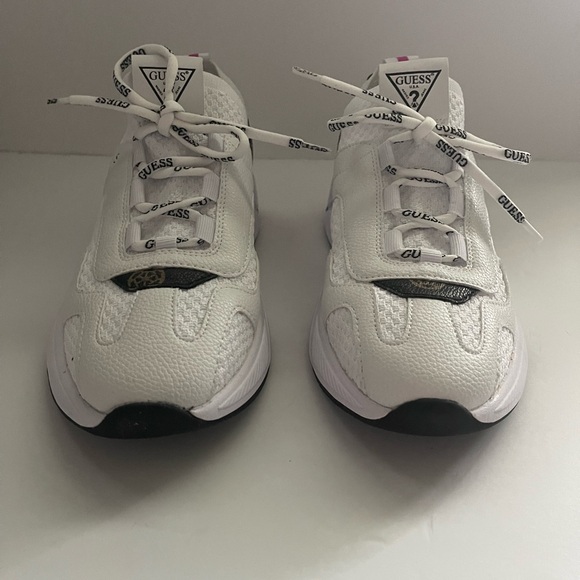 New in box-GUESS Women's White and Brown design Sneakers - Picture 3 of 16